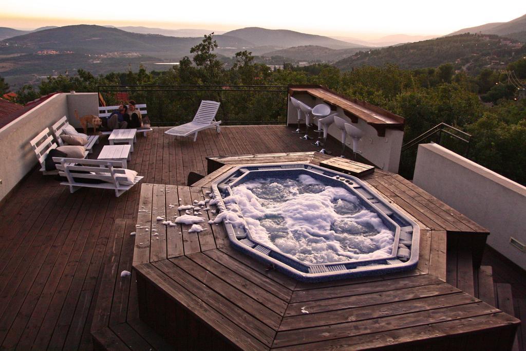 Villa Roof Of The Galilee à Amirim Chambre photo